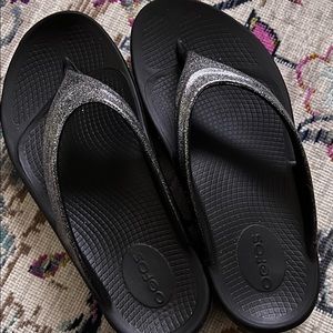 Oofos OOLALA Luxe woman’s sandals